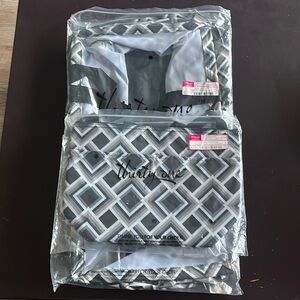 Thirty-one Deco Diamond crossbody thermal tote and deluxe utility tote.